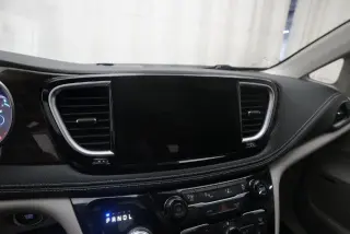 Chrysler Pacifica Híbrido 2022 Limited 4 puertas Minivan