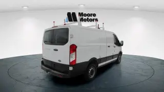 Ford Transit 2017 250 3 puertas SWB Techo Bajo Furgón de Carga con Puertas Laterales 60/40 del Lado del Pasajero
