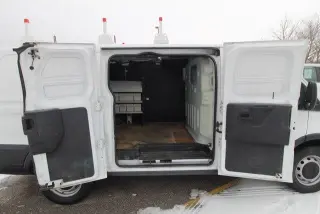 Ford Transit 2017 250 3 puertas SWB Techo Bajo Furgón de Carga con Puertas Laterales 60/40 del Lado del Pasajero