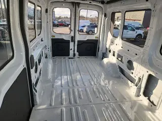 Furgoneta de carga Ford Transit 2024 AWD 350 3 puertas LWB Techo Medio
