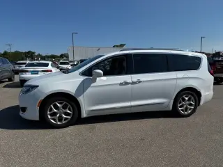 Chrysler Pacifica 2019 Touring L 4 puertas Minivan