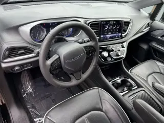 Chrysler Pacifica 2025 Limited 4 puertas Minivan