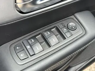 Chrysler Pacifica 2025 Limited 4 puertas Minivan
