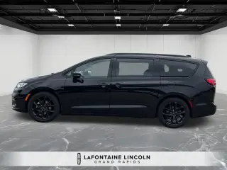 Chrysler Pacifica 2025 Limited 4 puertas Minivan