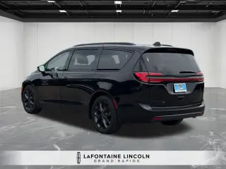 Chrysler Pacifica 2025 Limited 4 puertas Minivan