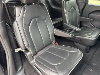 Chrysler Pacifica 2025 Limited 4 puertas Minivan