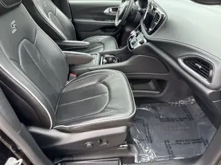 Chrysler Pacifica 2025 Limited 4 puertas Minivan