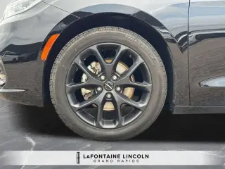 Chrysler Pacifica 2025 Limited 4 puertas Minivan