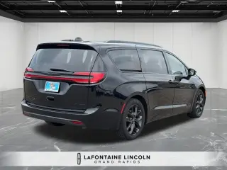 Chrysler Pacifica 2025 Limited 4 puertas Minivan