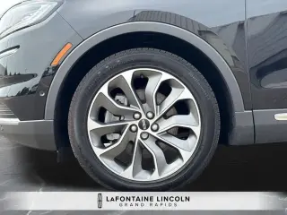 Lincoln Nautilus 2023 AWD Reserve 4 puertas SUV