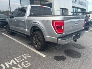 Ford F-150 2023 4x4 XLT 4 puertas SuperCrew 5.5 pies. SB