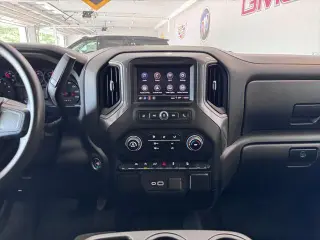 Chevrolet Silverado 1500 2024 4x4 Custom Trail Boss 4 puertas Cabina Crew 5.8 pies. SB