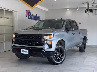 Chevrolet Silverado 1500 2024 4x4 Custom Trail Boss 4 puertas Cabina Crew 5.8 pies. SB