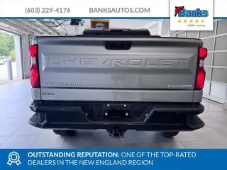 Chevrolet Silverado 1500 2024 4x4 Custom Trail Boss 4 puertas Cabina Crew 5.8 pies. SB