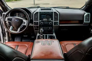 Ford F-150 2018 4x4 King Ranch 4 puertas SuperCrew 5.5 pies. SB