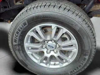 Ford F-150 2020 4x4 Lariat 4 puertas SuperCrew 5.5 pies. SB