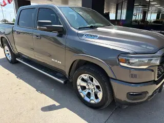 Ram 1500 2025 4x2 Big Horn Cabina Crew 4 puertas 5.6 pies. Pickup SB
