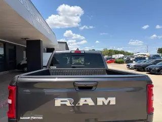 Ram 1500 2025 4x2 Big Horn Cabina Crew 4 puertas 5.6 pies. Pickup SB