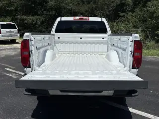 Chevrolet Colorado 2021 4x2 Work Truck 4 puertas Cabina Extendida 6 pies. LB