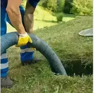 SOLICITO PLOMEROS
