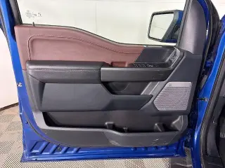 Ford F-150 2023 4x4 Lariat 4 puertas SuperCrew 5.5 pies. SB