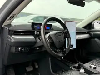 Ford Mustang Mach-E 2021 AWD Select 4 puertas SUV