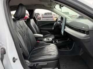 Ford Mustang Mach-E 2021 AWD Select 4 puertas SUV