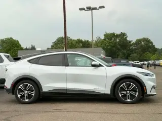Ford Mustang Mach-E 2021 AWD Select 4 puertas SUV