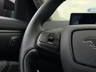 Ford Mustang Mach-E 2025 AWD Premium 4 puertas SUV