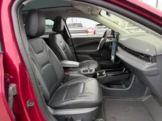 Ford Mustang Mach-E 2025 AWD Premium 4 puertas SUV