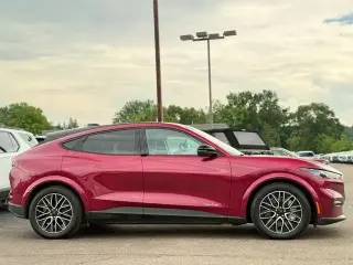 Ford Mustang Mach-E 2025 AWD Premium 4 puertas SUV