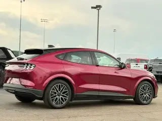Ford Mustang Mach-E 2025 AWD Premium 4 puertas SUV