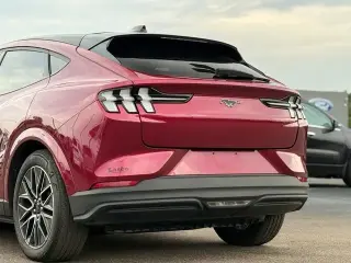 Ford Mustang Mach-E 2025 AWD Premium 4 puertas SUV
