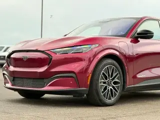 Ford Mustang Mach-E 2025 AWD Premium 4 puertas SUV