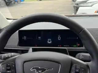 Ford Mustang Mach-E 2025 AWD Premium 4 puertas SUV