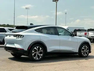 Ford Mustang Mach-E 2023 AWD Premium 4 puertas SUV