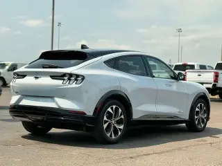 Ford Mustang Mach-E 2023 AWD Premium 4 puertas SUV
