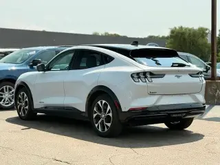 Ford Mustang Mach-E 2023 AWD Premium 4 puertas SUV