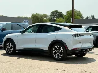 Ford Mustang Mach-E 2023 AWD Premium 4 puertas SUV