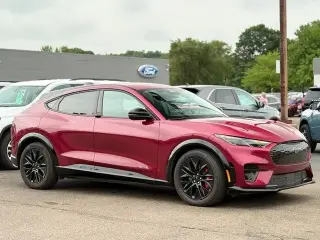 Ford Mustang Mach-E 2025 AWD Premium 4 puertas SUV