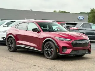 Ford Mustang Mach-E 2025 AWD Premium 4 puertas SUV