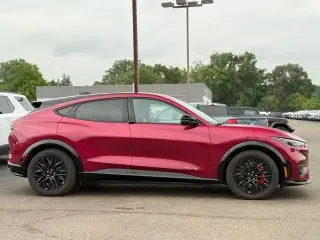 Ford Mustang Mach-E 2025 AWD Premium 4 puertas SUV
