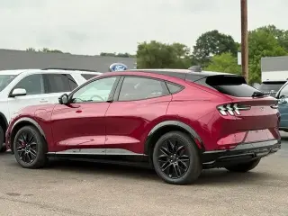 Ford Mustang Mach-E 2025 AWD Premium 4 puertas SUV