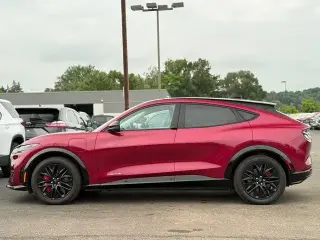Ford Mustang Mach-E 2025 AWD Premium 4 puertas SUV