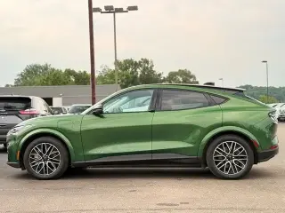 Ford Mustang Mach-E 2025 AWD Premium 4 puertas SUV