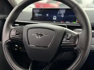 Ford Mustang Mach-E 2025 AWD Premium 4 puertas SUV