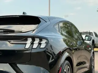 Ford Mustang Mach-E 2023 AWD GT 4 puertas SUV