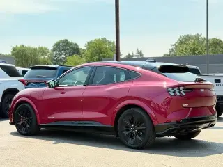 Ford Mustang Mach-E 2025 AWD GT 4 puertas SUV
