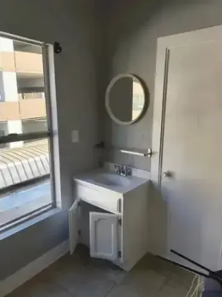 LA. CUARTO DE RENTA Y ESTUDIO
