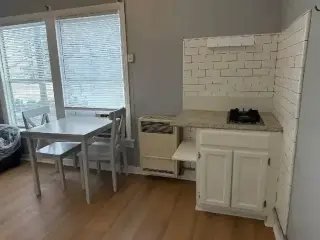 LA. CUARTO DE RENTA Y ESTUDIO